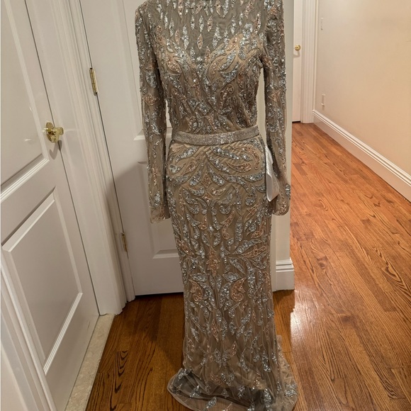 NWT Mac Duggal Sequin Column Gown Style # 5124 Size 8 Mocha - Picture 4 of 12